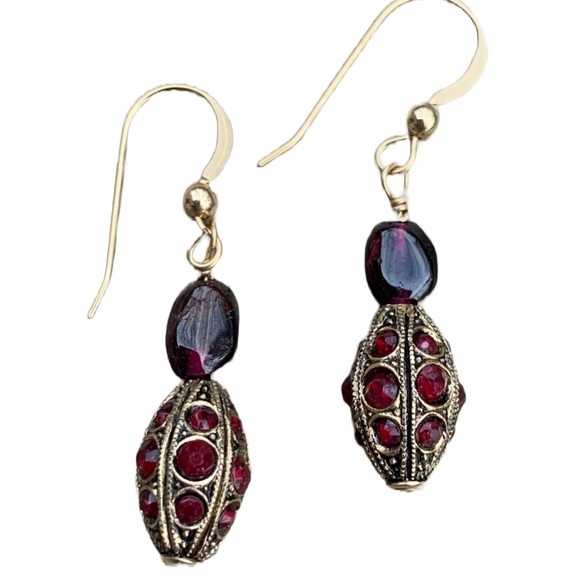 Garnet polished, Rare, Vintage Swarovski.14k overlay earring wire - Picture 7 of 7